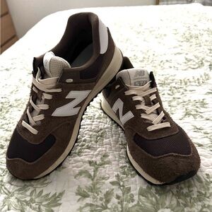 New Balance 574 Sneakers Brown Suede Women’s Size 11 / Men’s 9.5